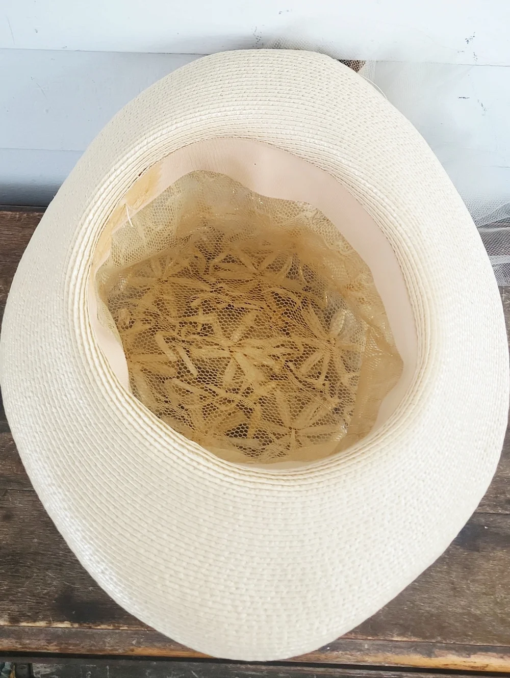 Vintage 60's Beige Floral Tulle Brim Cloche Hat ~Kentucky Derby~Garden Party - Picture 13 of 16